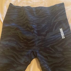 Gymshark black camouflage butt scrunch